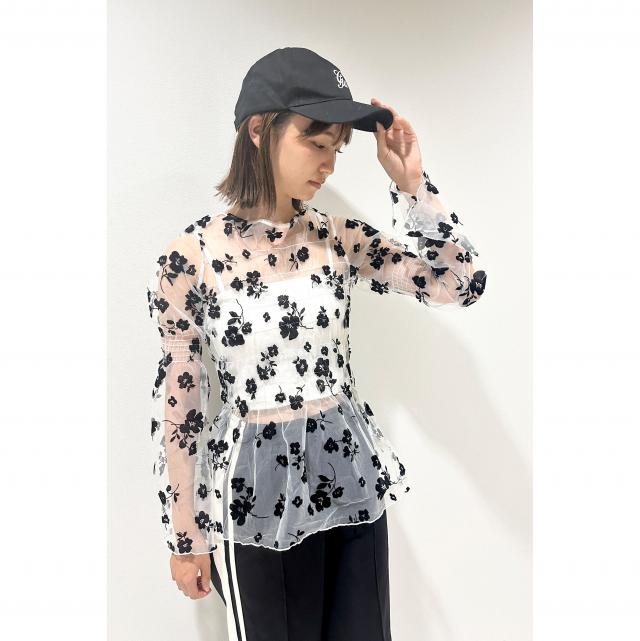 シャーリングチュールトップス