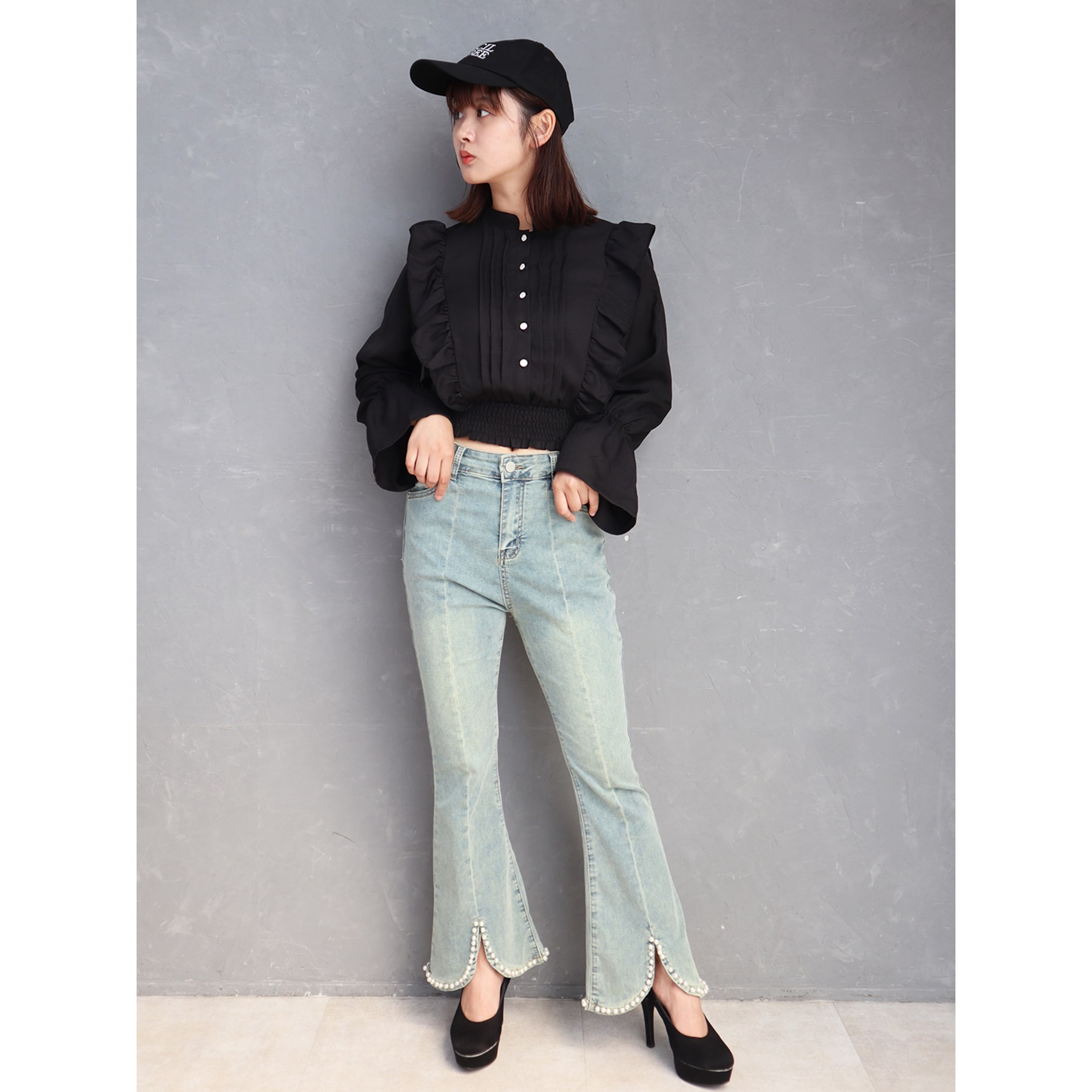 パール付きフレアデニムパンツ