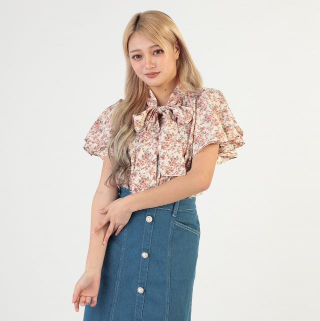 パールボタンボウタイフリルブラウス