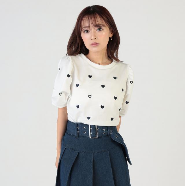 T/Cミニ裏毛　ハート総柄刺繍半袖トップス