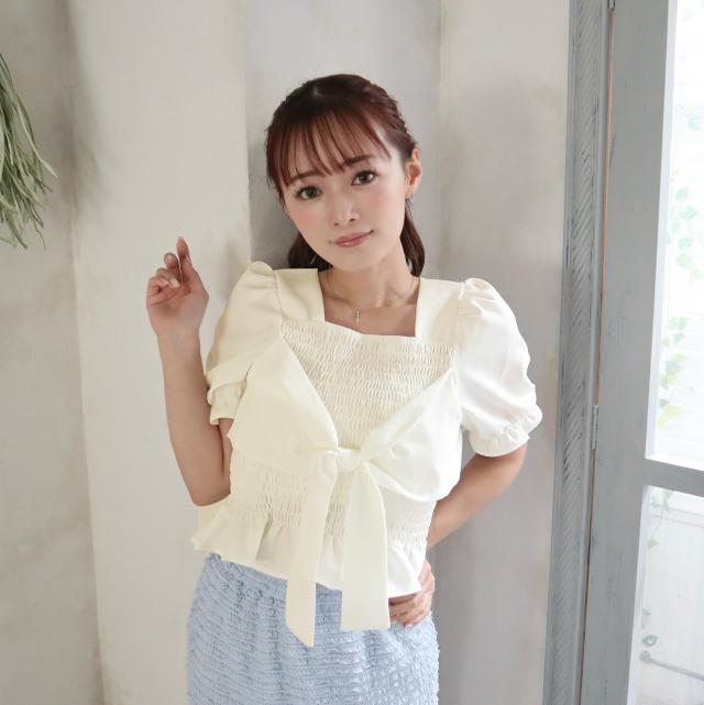 シャーリングリボンブラウス