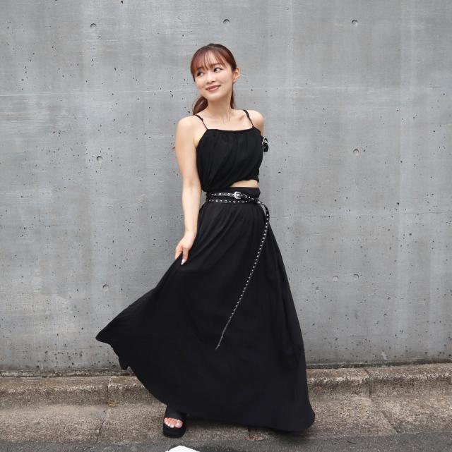 ベルト付きロングスカート