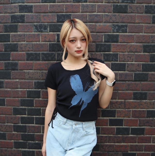 バタフライプリントドロストプルオーバー