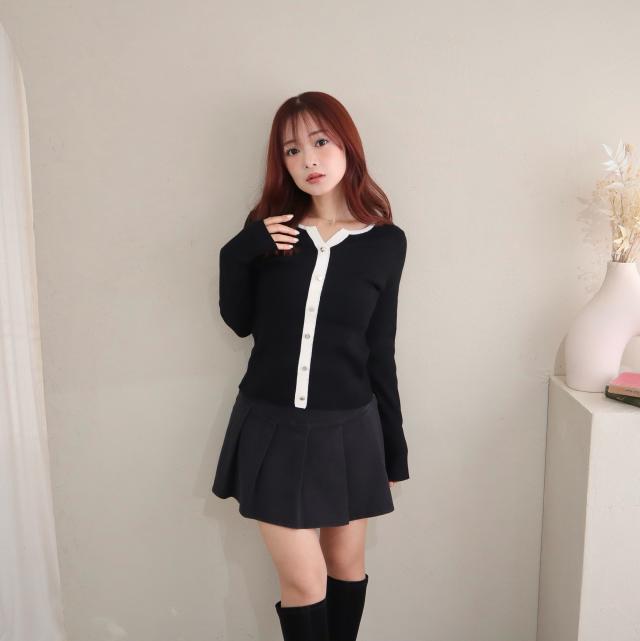 もちもちアンゴラライク飾りボタン付きプルオーバー