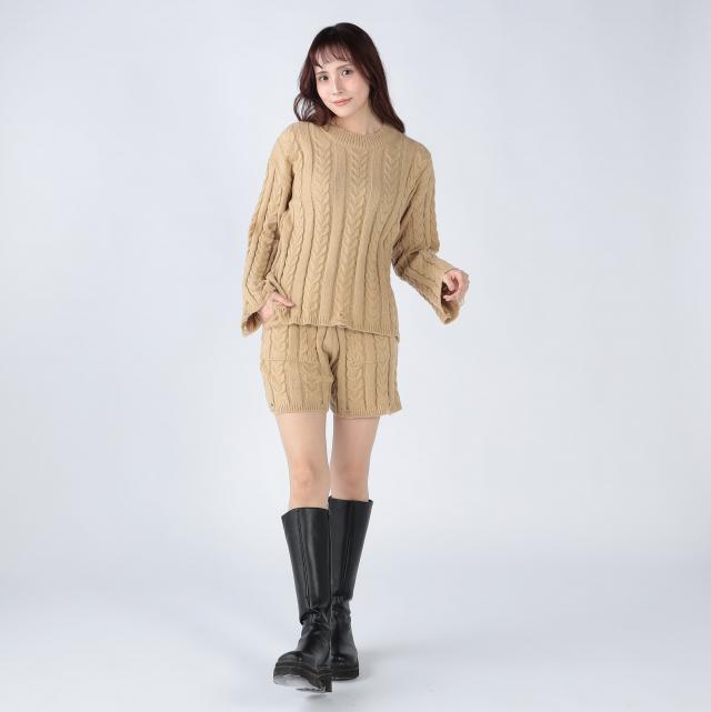 セットアップ　ケーブルニットプルオーバーｘショートパンツ