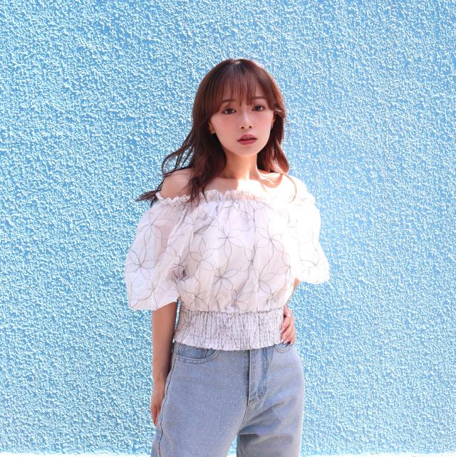 ウエストシャーリングオフショルブラウス