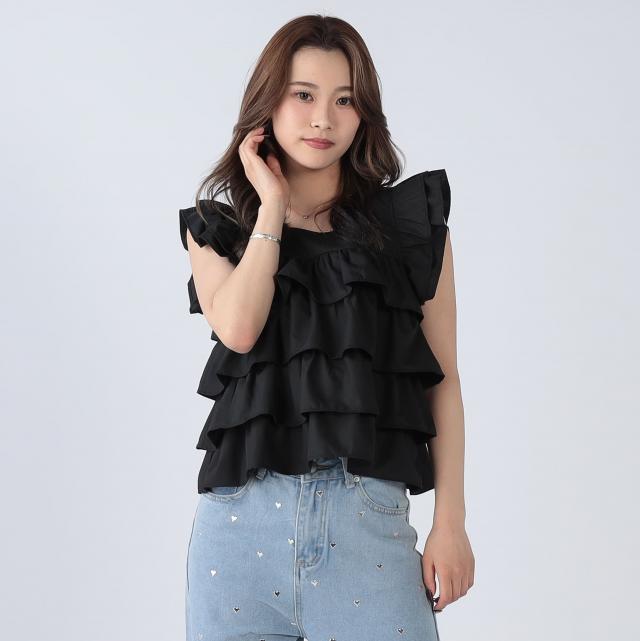 フリルティアードブラウス