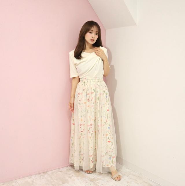 チュールレイヤードフラワープリントロングスカート