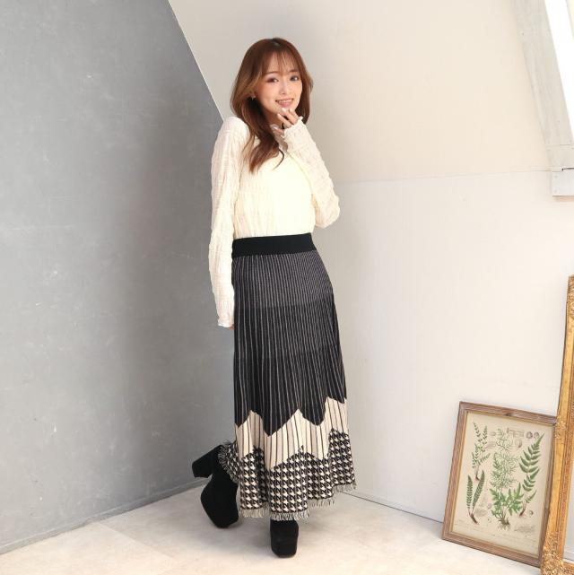 プリーツジャガード裾フリンジスカート