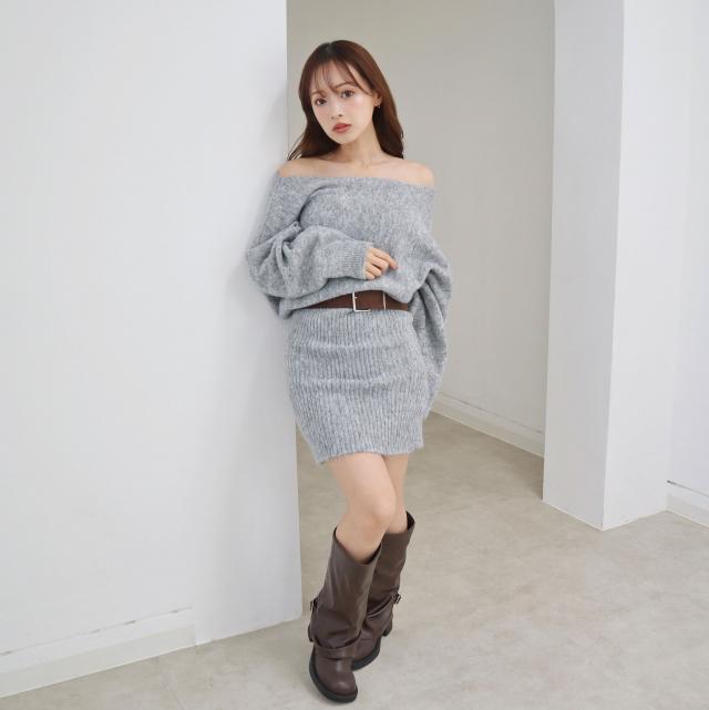 ベルト付きニットワンピース
