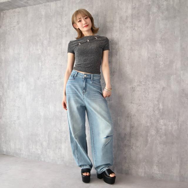 カーブデニムパンツ