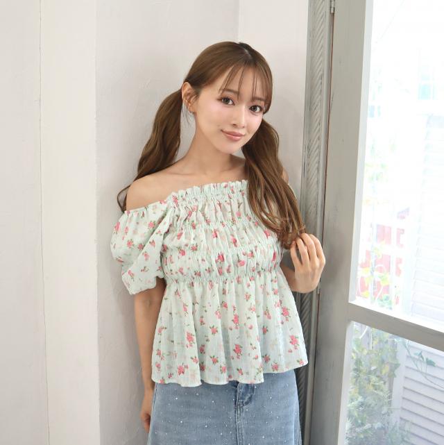 花柄シャーリングブラウス