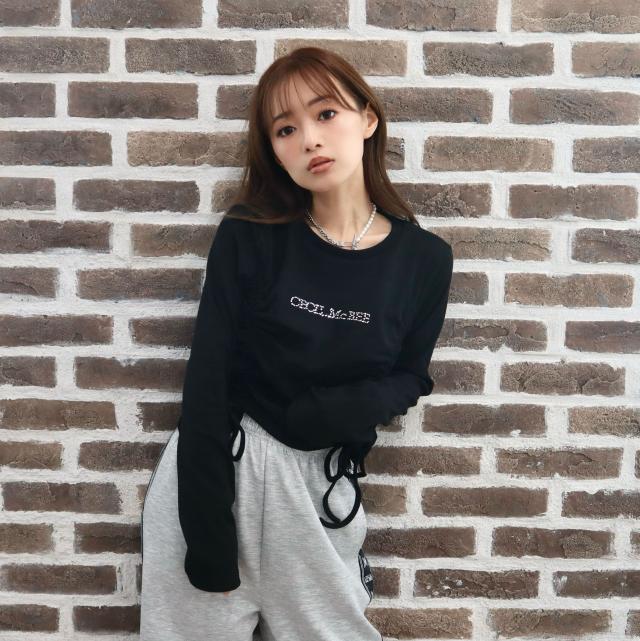 ラインストーンロゴ　ドロストクルーネックトップス