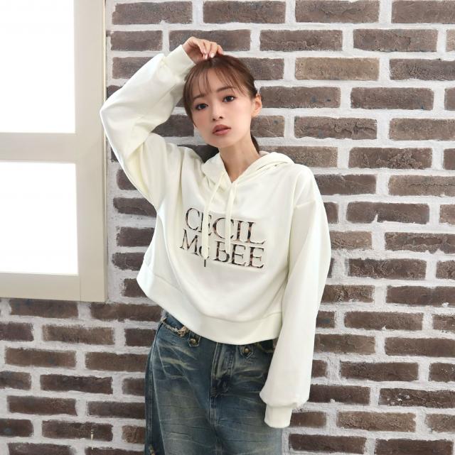 エンボスロゴパーカー エンボスロゴパーカー